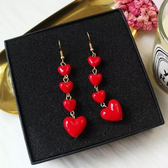Other - Beautiful Heart Dangle Earrings ❤️
